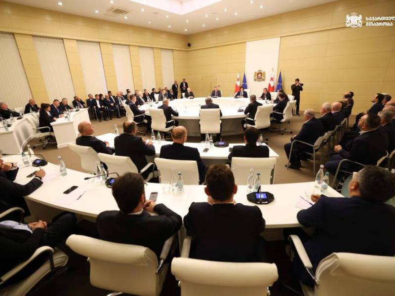 საქართველოს პრემიერ-მინისტრი ირაკლი კობახიძე  რეგიონებში სახელმწიფო რწმუნებულებს...